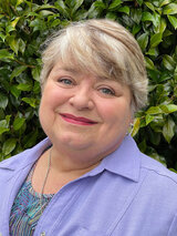 [Photo of Betsy Thraves]