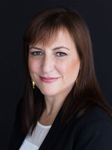 [Photo of Lynn Aronoff]